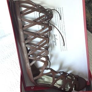 Brand new Gladiator sandal by Carlos Santana Sz 9M
