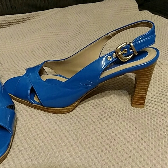 Shoe - Picture 4 of 4