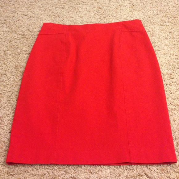 Stretch pencil skirt