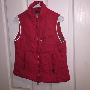 Puff small red vest