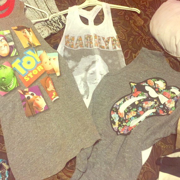 BUNDLE Graphic shirts