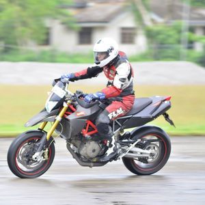 Meet your Posher, Inhaj