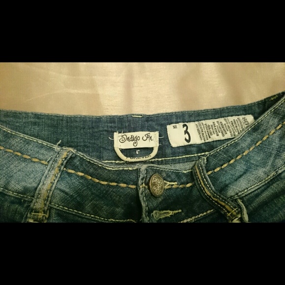 Shorts - Picture 3 of 3