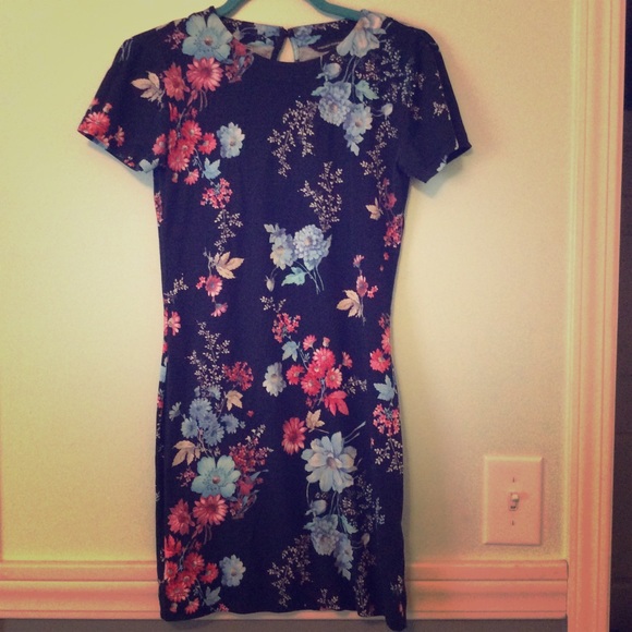 French connection navy floral short sleeve dress