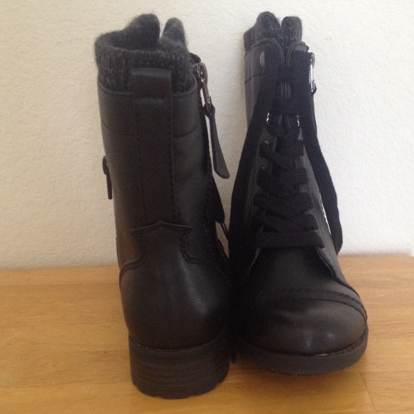 Black brand new never been worn combat boots - Picture 2 of 4