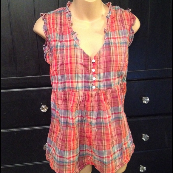 ON SALE! Old Navy maternity tank 👶
