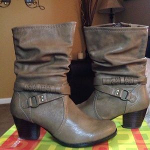 Taupe Baretrap Boots