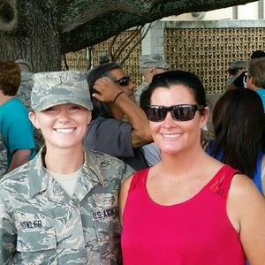 Meet your Posher, Latisha