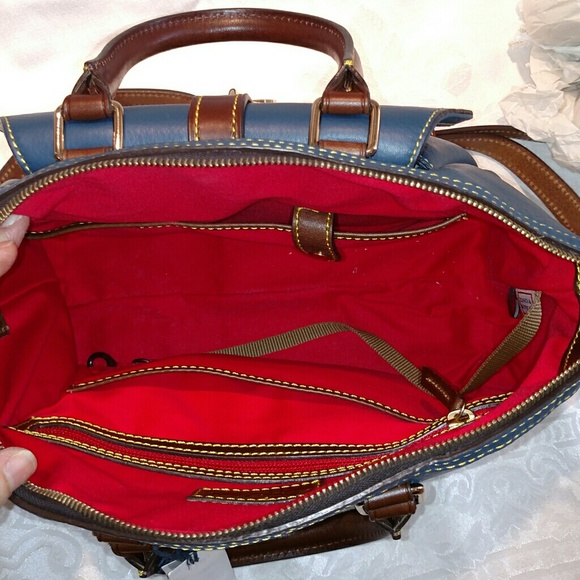 FINAL PRICE Dooney and Bourke Satchel - Picture 4 of 4