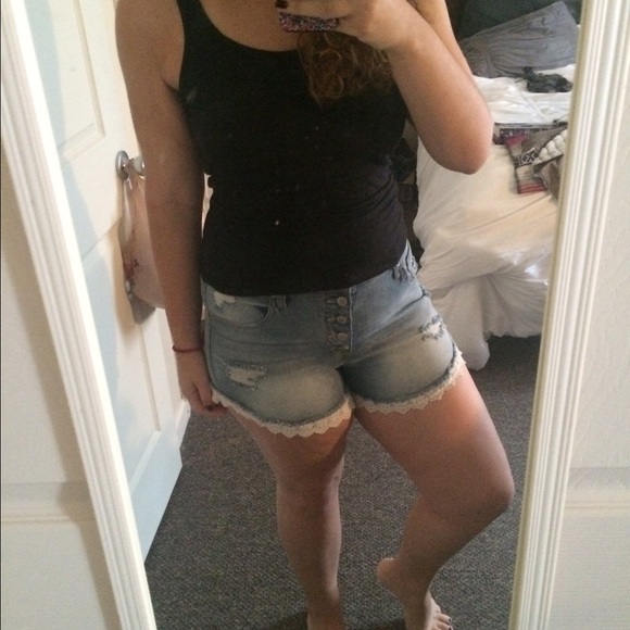 CROCHET SHORTS!! HIGH WAISTED 🌸🌸🌸 - Picture 2 of 4