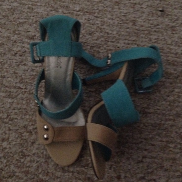 Shoe Dazzle high heels - Picture 1 of 3