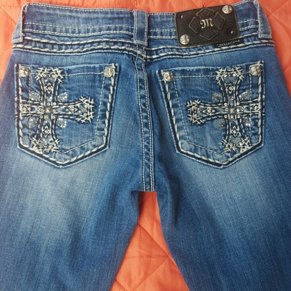 *SOLD* Miss Me Crops - Picture 2 of 4