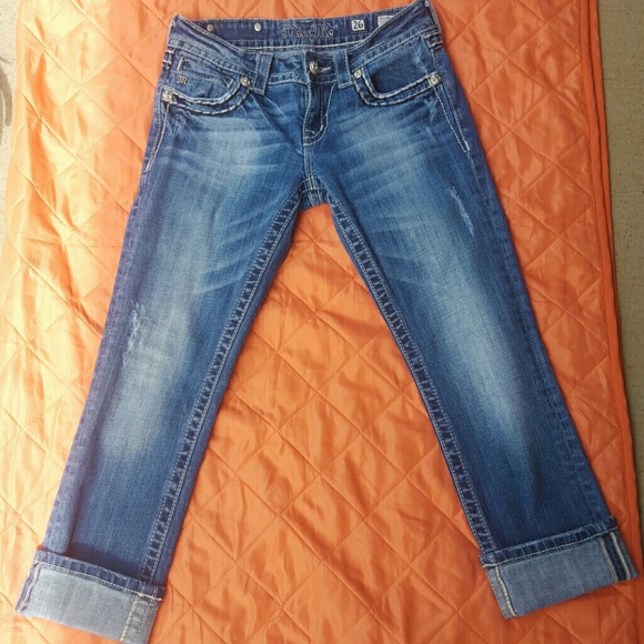 *SOLD* Miss Me Crops - Picture 3 of 4
