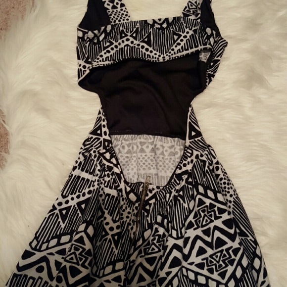 Aztec patterned dress - Picture 2 of 2