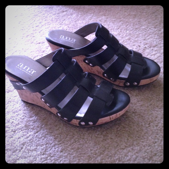 Wedge shoes