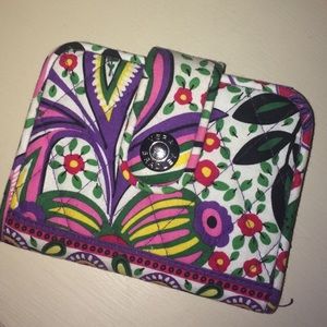 Vera Bradley wallet not been used