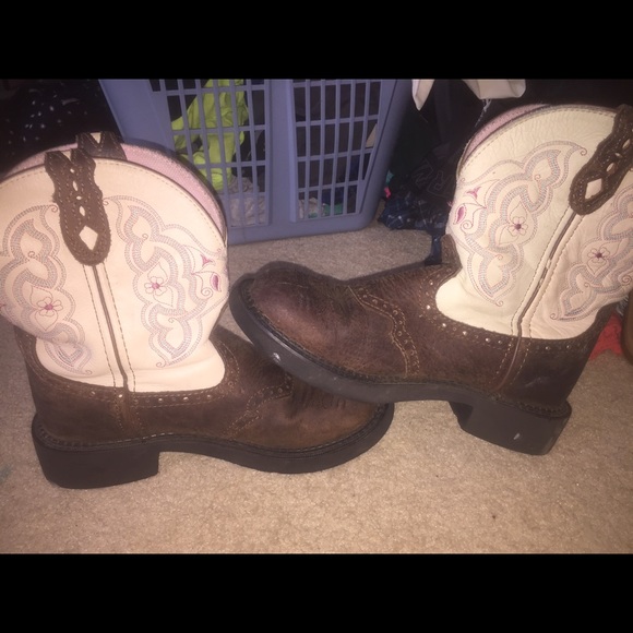Justin Gypsy boots! Only wore a couple of times!