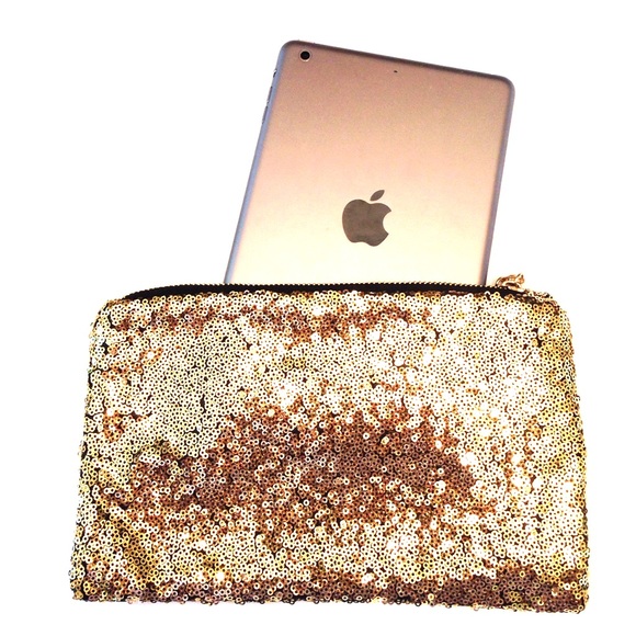 Handbags - NWOT Gold sequence clutch.