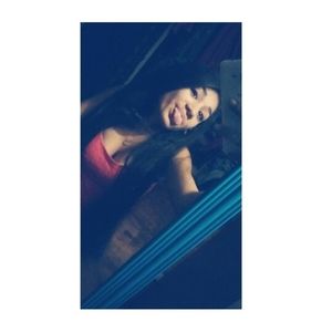 Meet your Posher, Delia