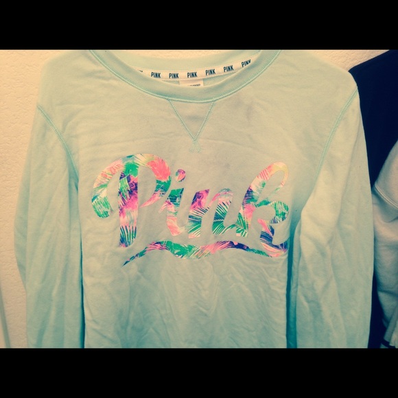 Cute vs pink crew for trade!! Don't buy!
