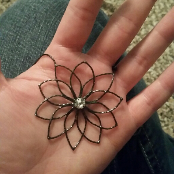 Black flower necklace