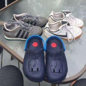 Size 11-11 1/2 little Boy shoes