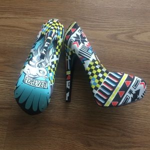 Taylor Says Unique Printed Pumps