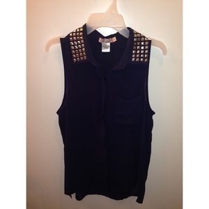 Button down tank with studded collar