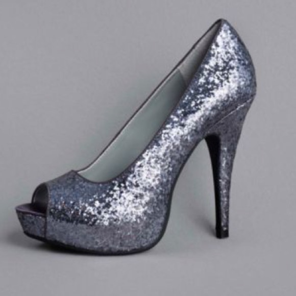 Vera Wang Glitter Peep Toe Pumps
