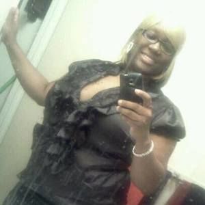 Meet your Posher, Elise