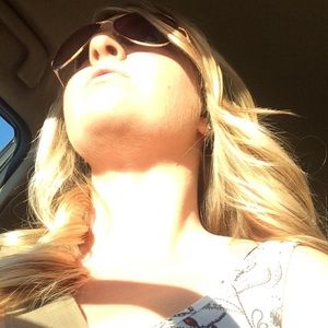 Meet your Posher, Eliza