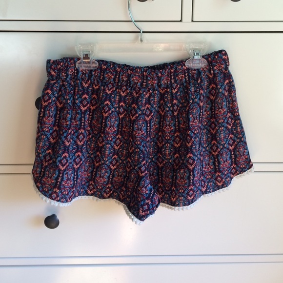Patterned shorts - Picture 2 of 3
