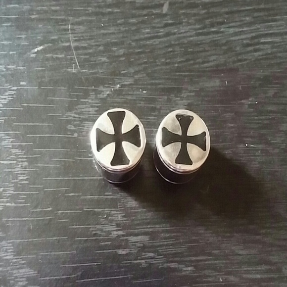 00 iron cross plugs