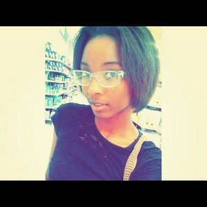 Meet your Posher, Constance