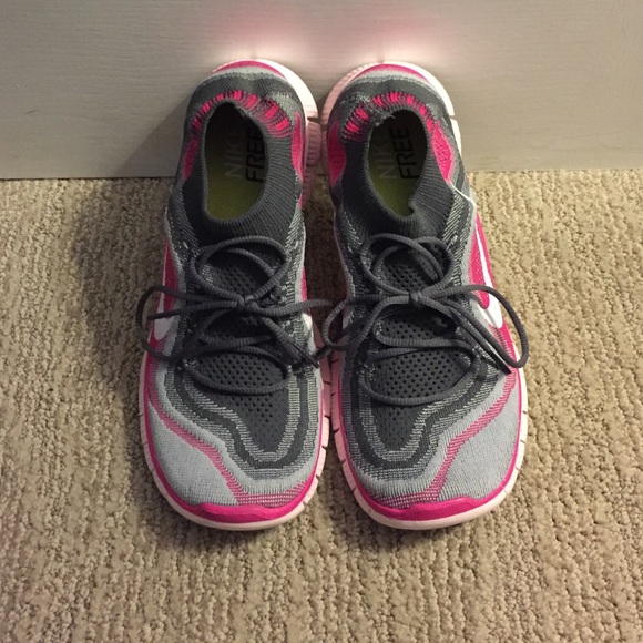 🔴SOLD🔴Nike Free Fly Knit - Picture 2 of 3