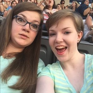 Meet your Posher, Emily