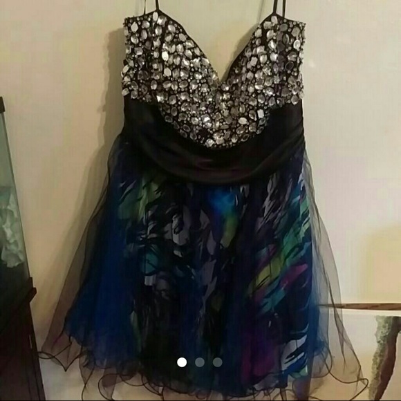 Plus size prom/homecoming dress - Picture 2 of 3