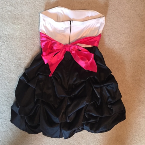 Short Ruby Rox dress, Size 5 - Picture 2 of 4