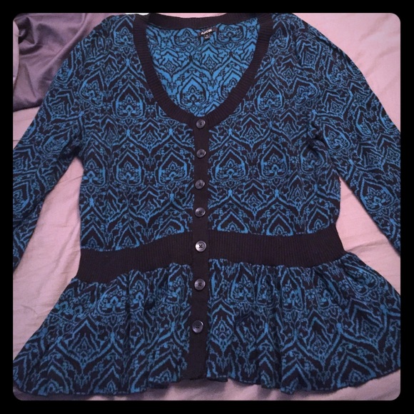 Beautiful teal & black cardigan