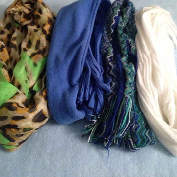 Scarf Bundle - Picture 1 of 1