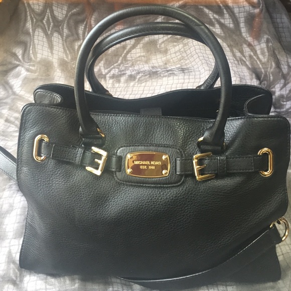 Michael Kors Handbags - Gorgeous Black Leather MK Bag😍.