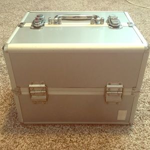 SalonPro make-up trunk caboodle