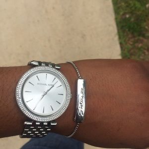 Meet your Posher, Takisha