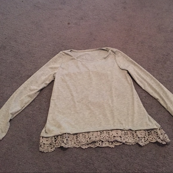 Tops - Gray shirt w/ flowers at the bottom