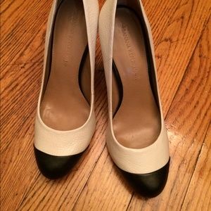 Banana Republic Black/White Leather Heels-Size 7