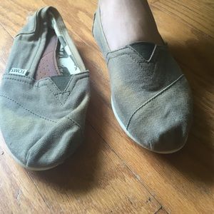 hipster army green toms