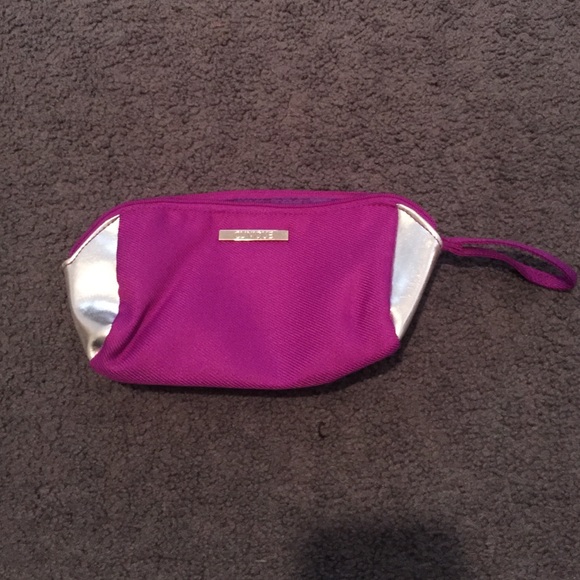 Clinique Makeup Bag - Picture 1 of 3