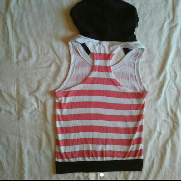 ROXY TANK - Picture 3 of 3