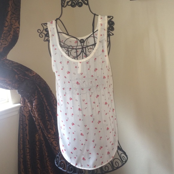 Tank top🌹 - Picture 2 of 2