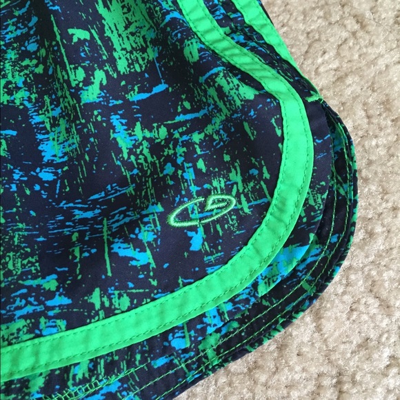 🚫SOLD IN BUNDLE!🚫Cute and unique work out shorts - Picture 3 of 4